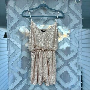 ✨ Double Crazy Gold Sequin Romper Lined Onesie Short Elastic Waist Size Medium ✨